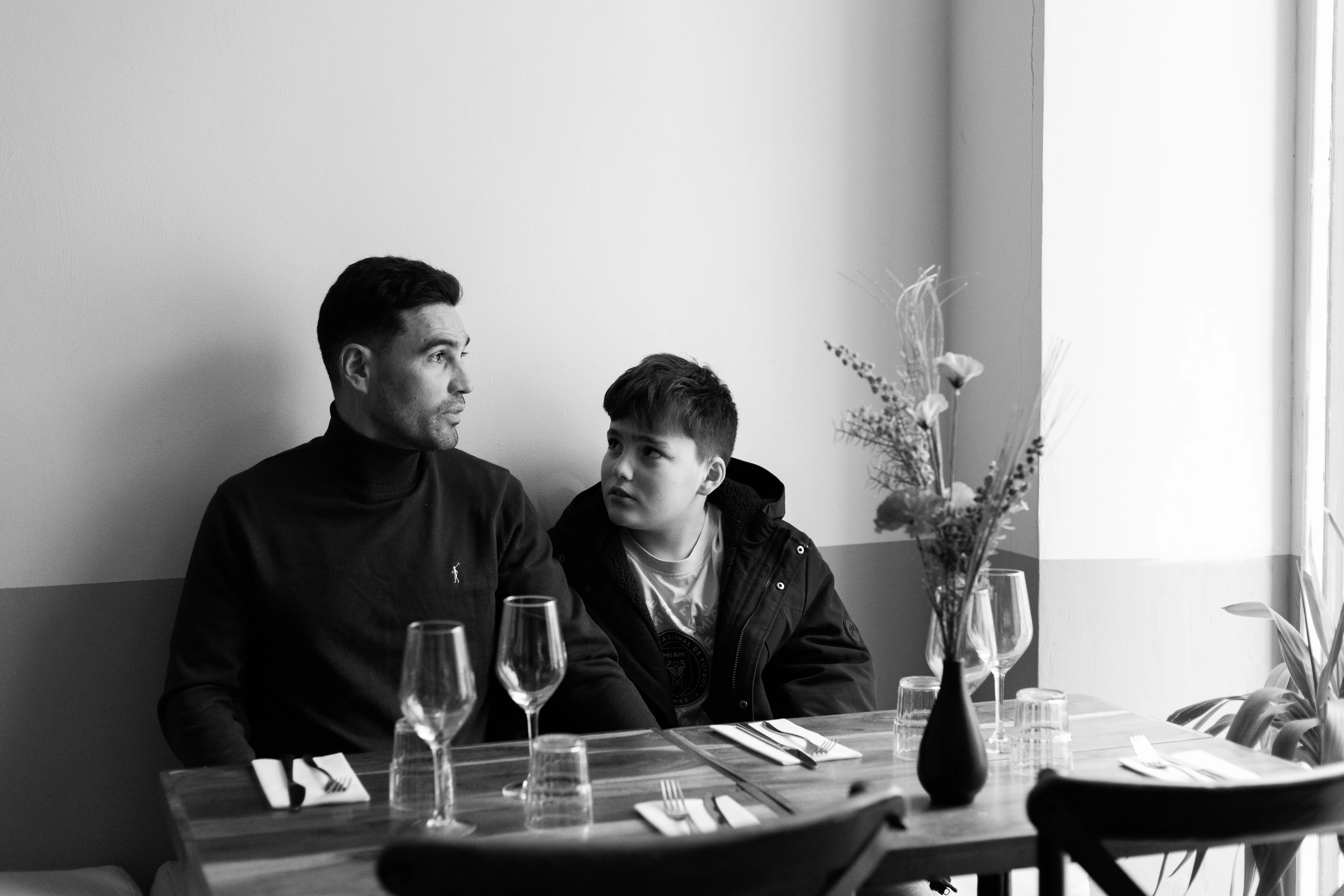 Pablo avec Raphaël, photographie de la série